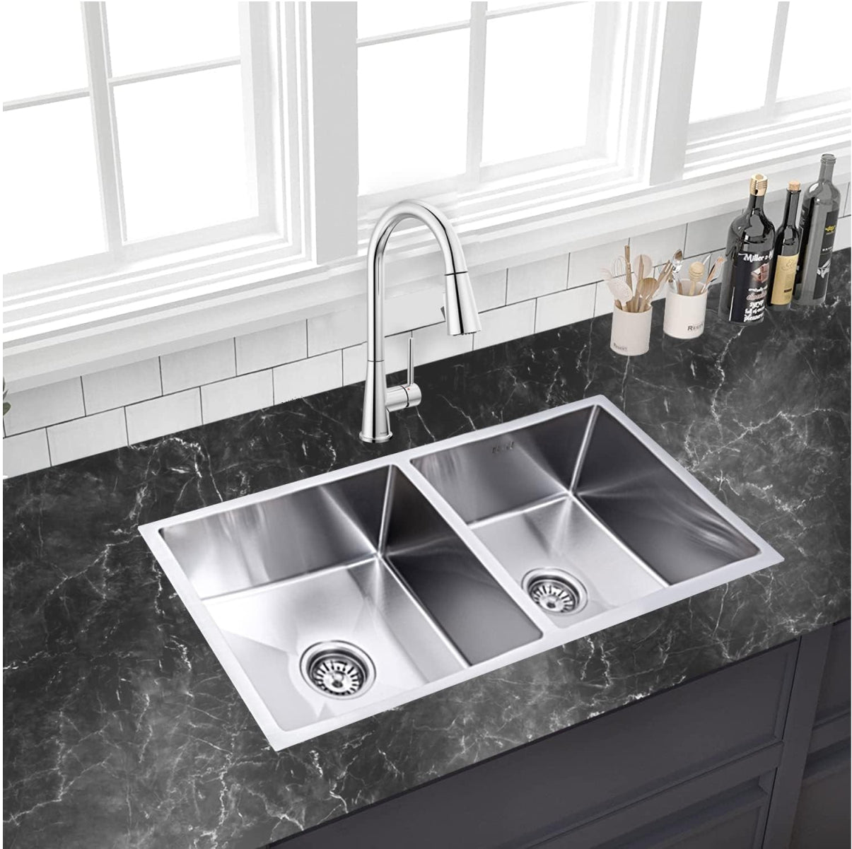 Round coupling double bowl kitchen sink 